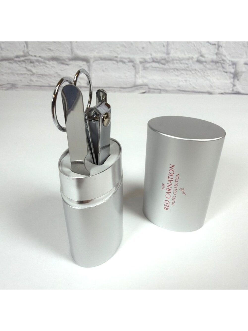 New Luxury Hotel Professional 4 in 1 Travel Manicure Set Silver Aluminum Case - Picture 6 of 14
